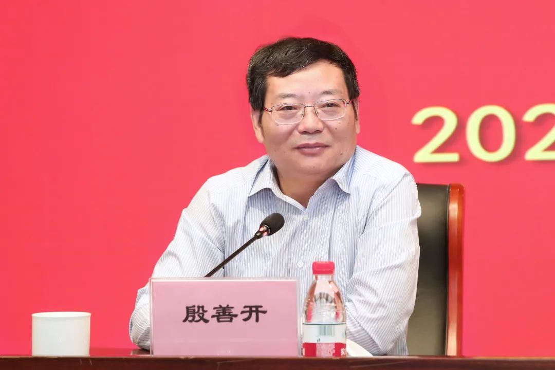 狄建忠同志表态,感谢申康中心的信任和培养,感谢各位同仁长期以来的