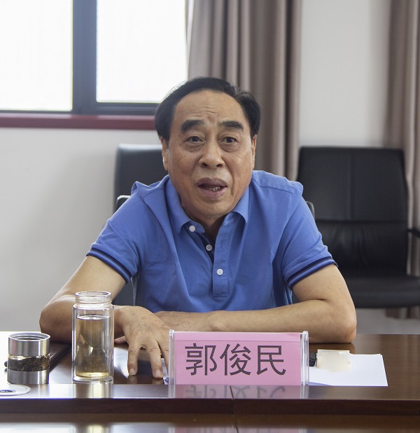 省政协原秘书长,省慈善总会常务副会长郭俊民讲话