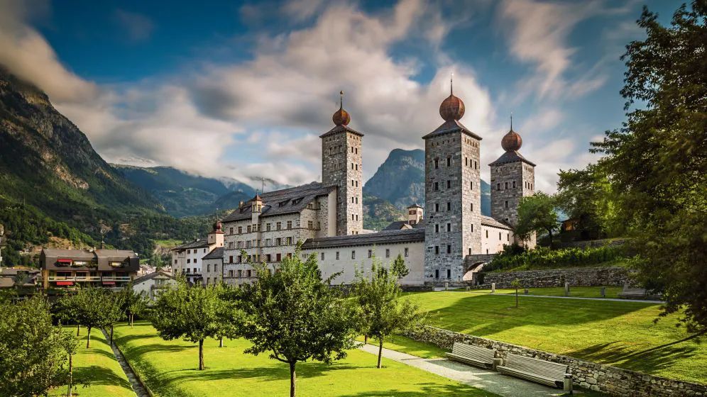瑞士的城堡宫殿还能这么玩太酷了