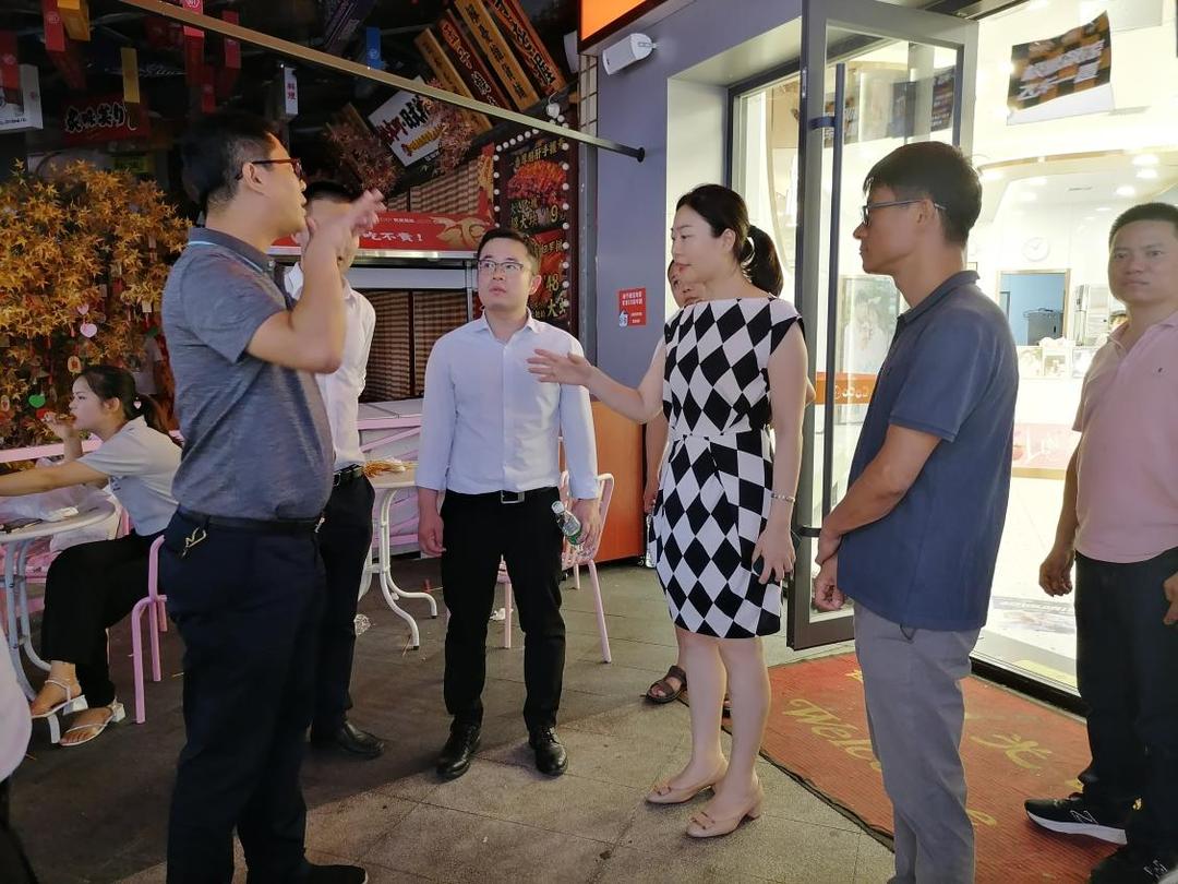 智慧红谷滩                     7月8日晚上,红谷滩新区工委委员