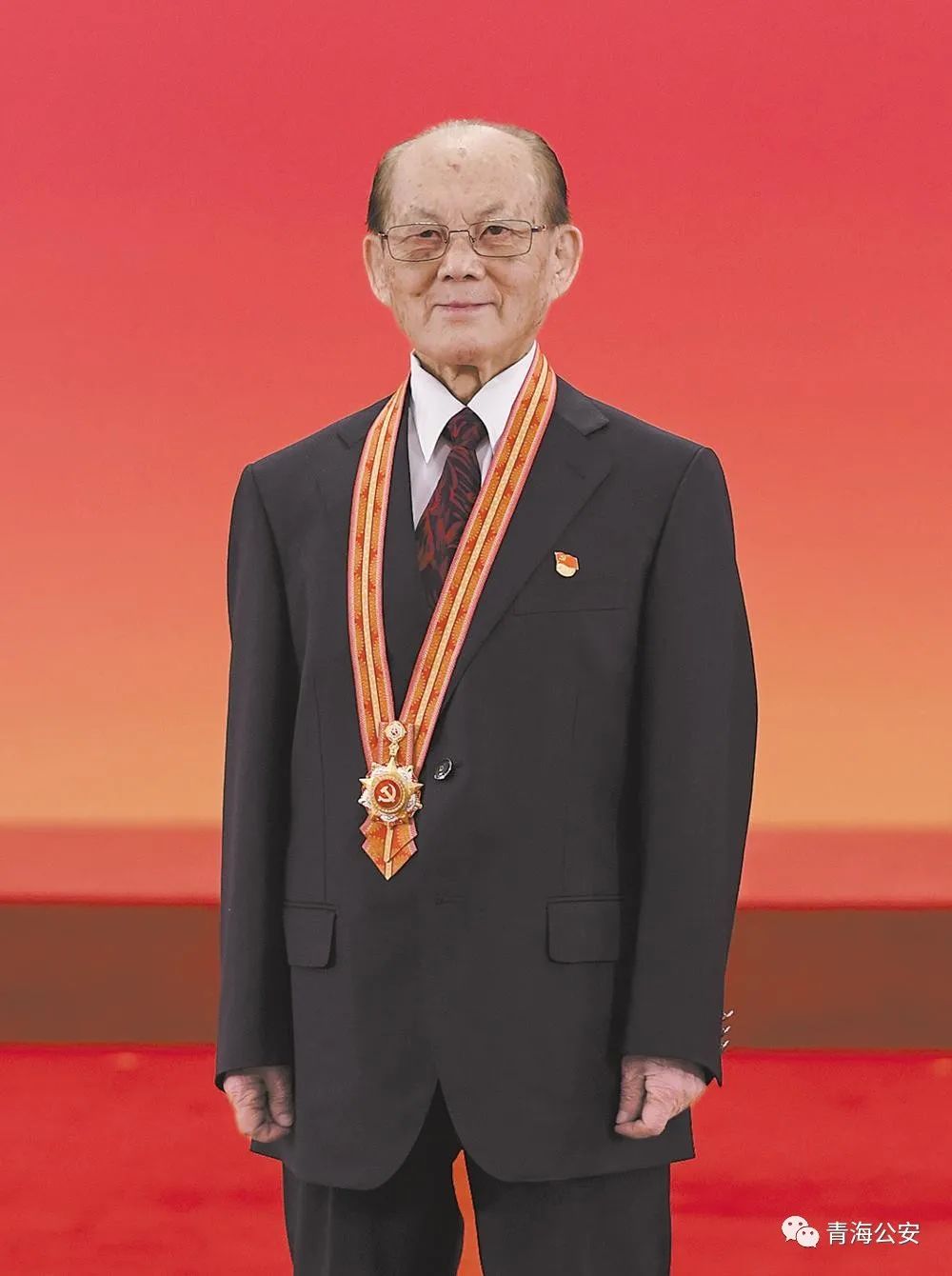 青海公安 吴天一院士在玉树介绍高原病防治.