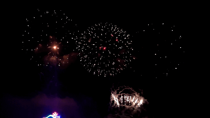 放大招音乐烟花秀点亮金山夜空你想要的更精彩的还在后面