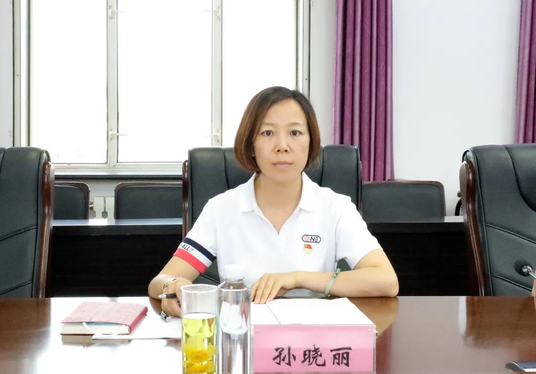 林业局党委委员,宣传部部长孙晓丽传达了林业集团公司7月份党史学习