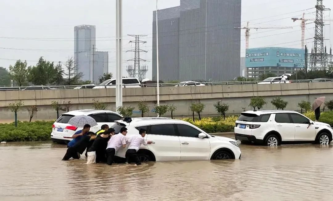 河南暴雨,防汛救灾我们在行动!中建集团在豫项目总动员