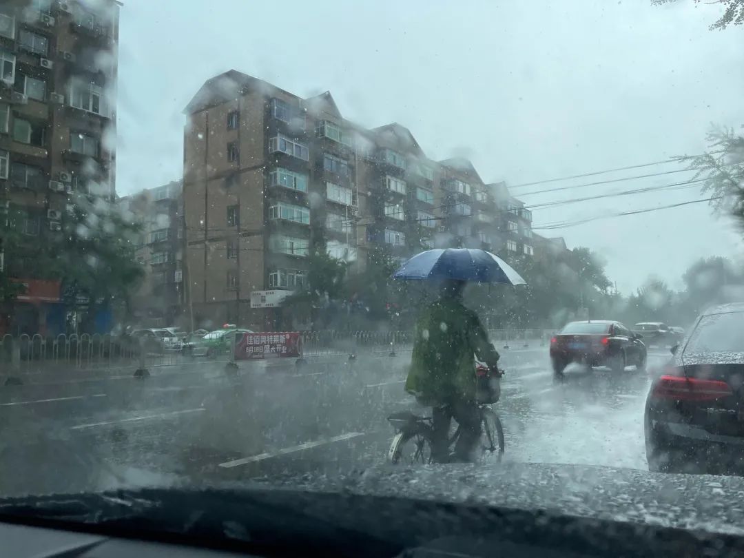 "雨量偏多"成为今年以来(尤其是入夏以来)鞍山市天气的突出特点
