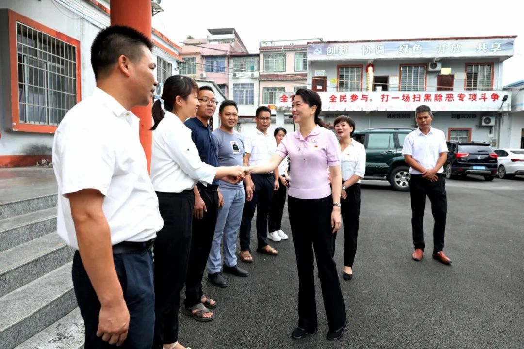 市委副书记吴晓丽深入安东乡调研农村基层党建和乡村振兴工作