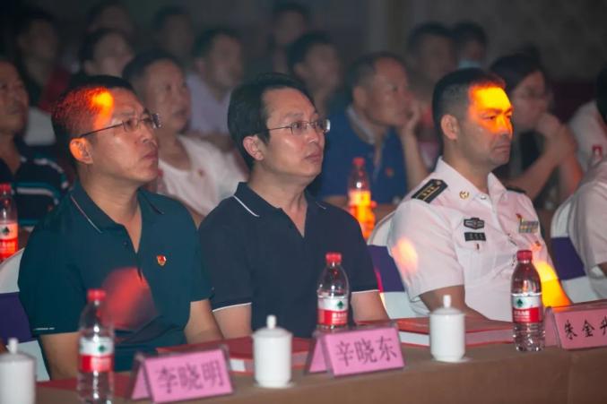 安丘双拥|安丘市举行"感党恩·颂军情"庆八·一文艺晚会暨欢迎退役