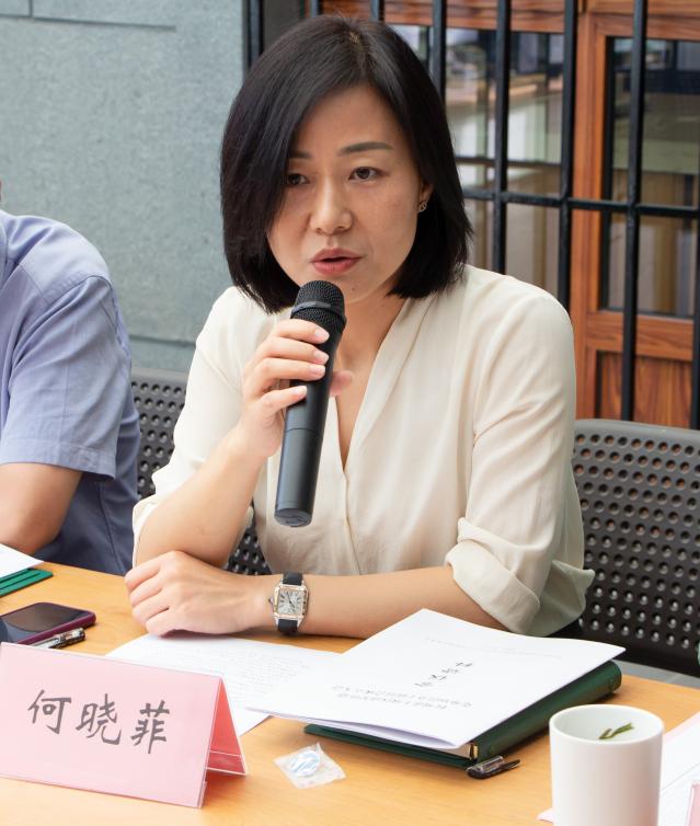 化望江新城"建设7月13日上午,南星街道 新当选会长何晓菲作表态发言