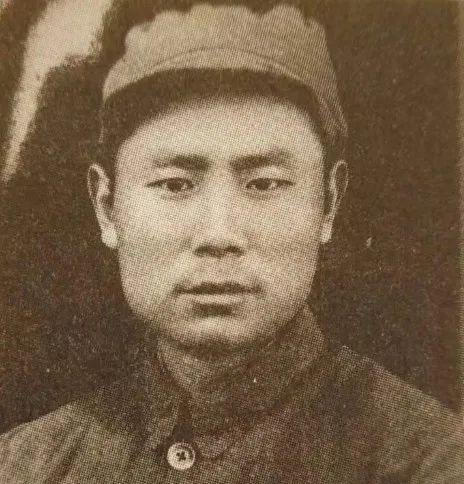 威震敌胆的朱亚民朱亚民,原名朱永林,1916年12月出生于江苏常州戚墅堰