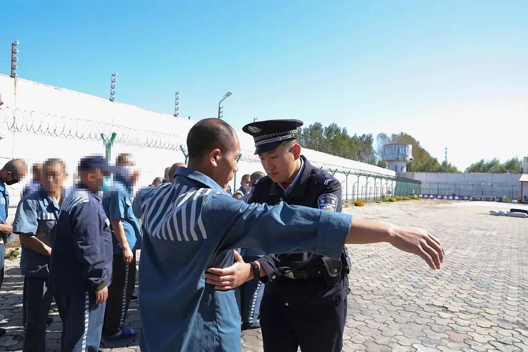 澎湃号>黑龙江监狱> 毕海超,呼兰监狱五监区民警,曾服役于中国人民