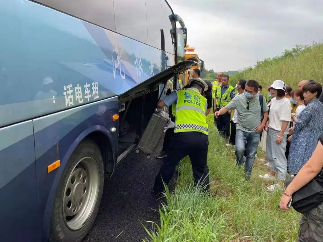 云南 地震救援模块车_吊车救援事故车视频_租救援车