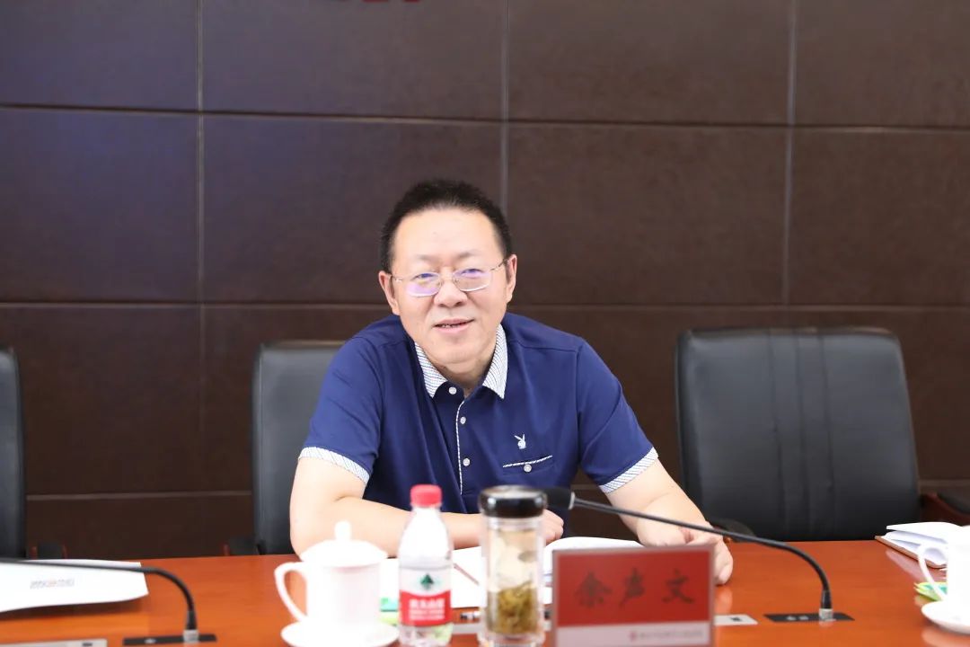 在随后进行的座谈会上,余声文主任对唐良华主任一行的到来表示热烈