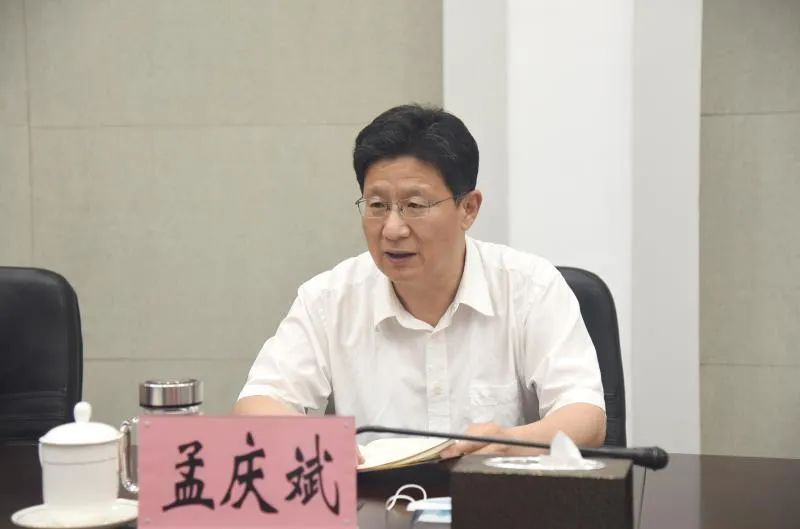 8月3日和8月4日,省交通运输厅厅长孟庆斌接连主持召开疫情防控工作