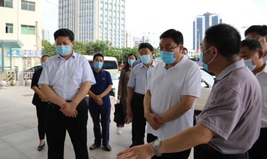 8月4日,市委常委,政法委书记王行华带队来河东区督导疫情防控工作,市