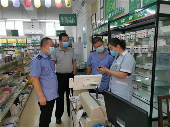 凤县市场监督管理局检查药品经营使用单位疫情防控工作