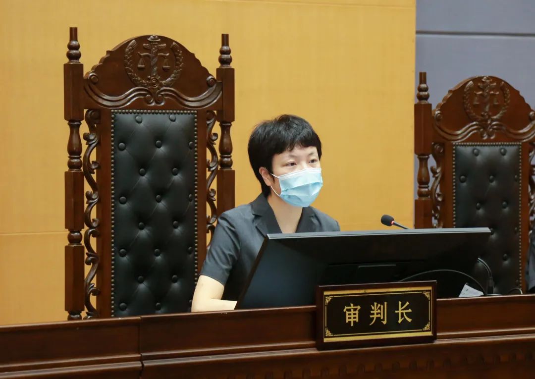 柯桥法院楼颖院长担任审判长开庭审理一起刑事案件