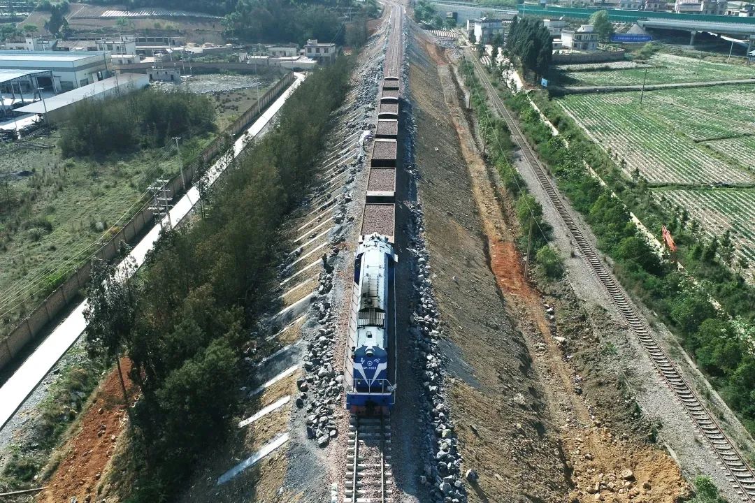 铁四院西南地区首个铁路专用线总承包项目建成通车