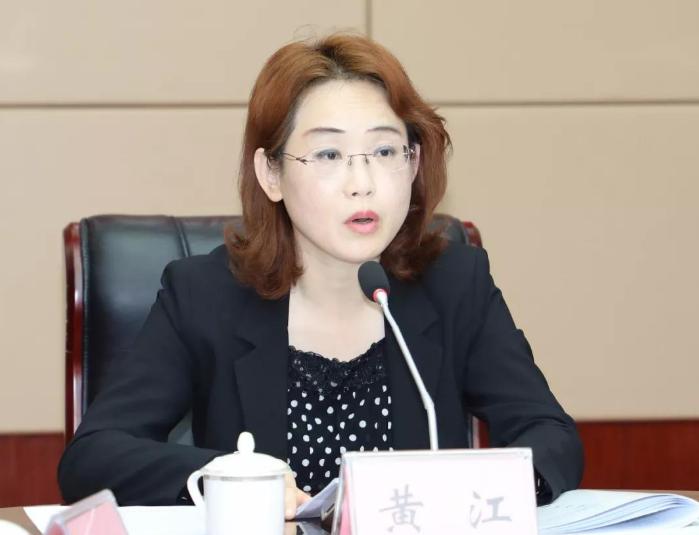 75后女市长转岗后70后的她任代市长