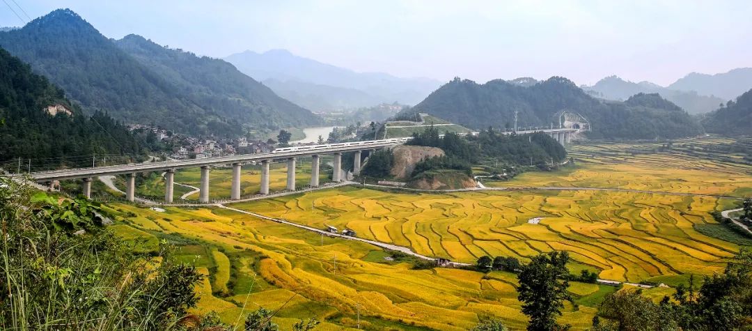 乡游黔中 · 台江县 长滩村 | 青山脚下有人家,载歌载舞把节过