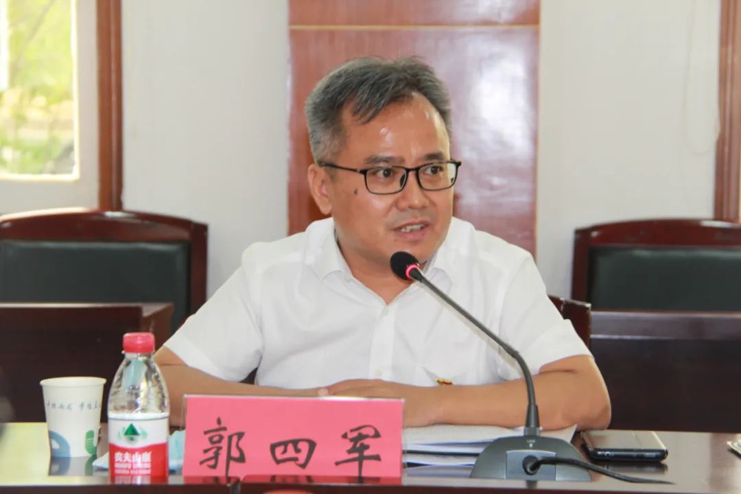 郭四军指出本次座谈会既是全区统一战线对区第六次党代会精神的集中