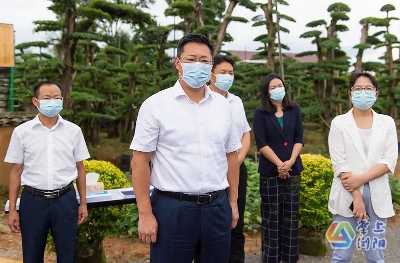 浏阳市领导姚喜琳,周耀辉,王坤球,刘来宏,吕立生参加调研.