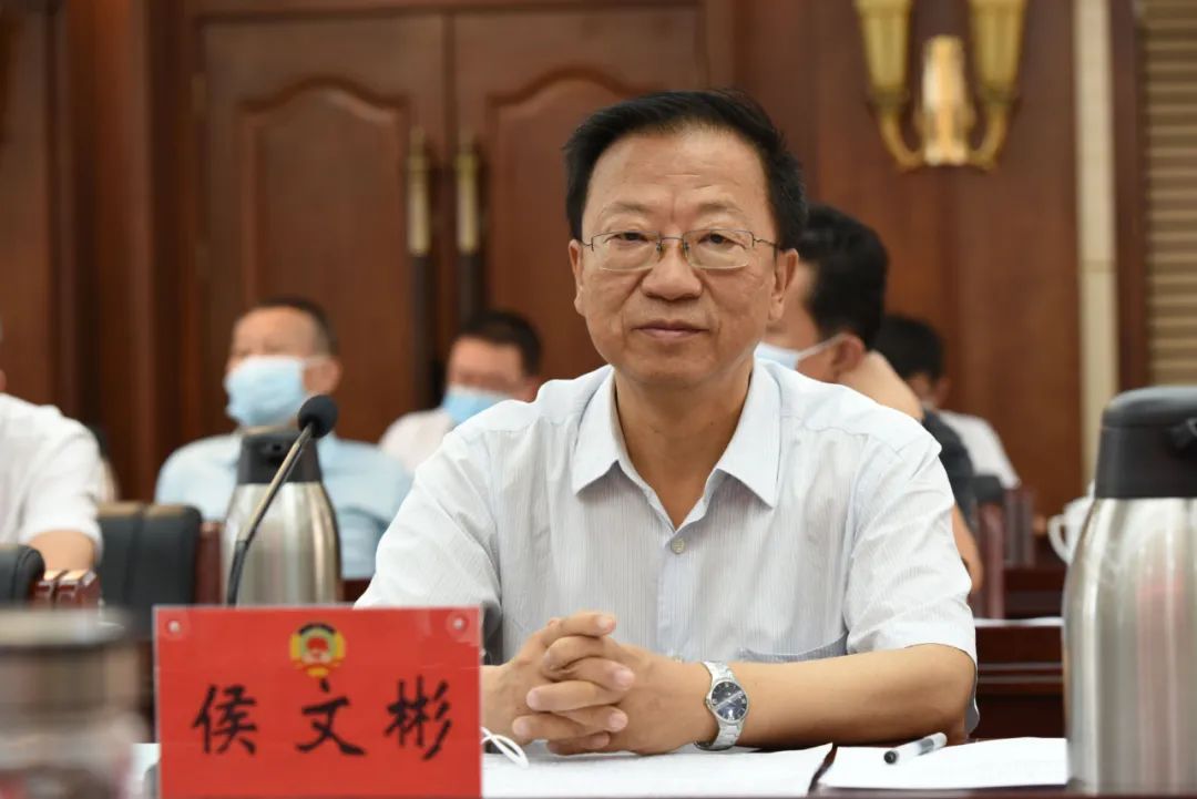 几个紧要问题的建议省政协常委,省政协社会和法制委员会主任 侯文彬一