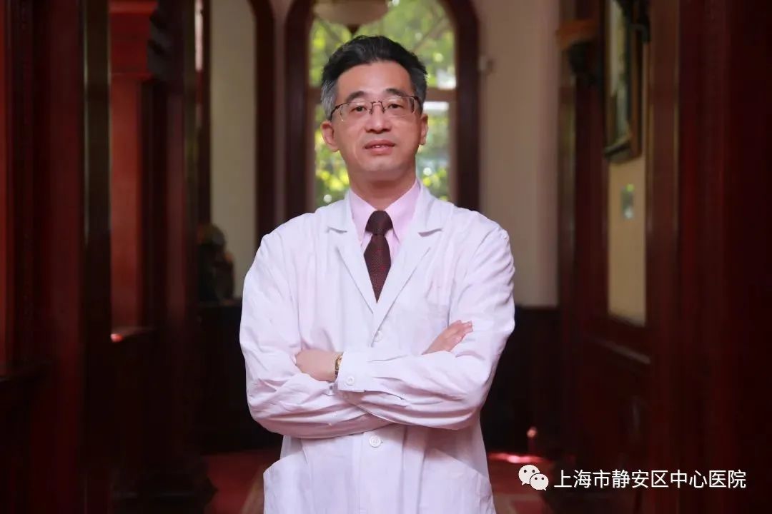 复旦大学"十佳医务工作者" 吴文育 座右铭:大医精诚,仁心仁术