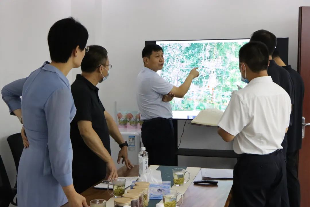段洪波到食品生产企业开展"访万家帮万企解万难"活动
