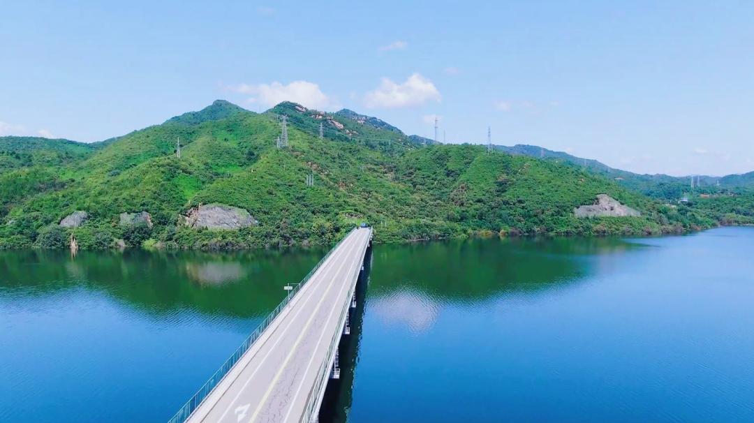 雨后密云水库生态美景惊艳四方;今起严查利用河湖开办旅游项目等活动