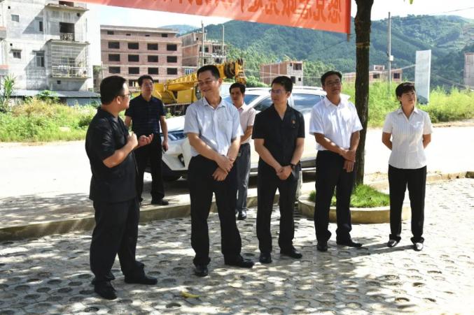 钦州市人大常委会调研组到大寺法庭专题调研民族团结进步创建工作