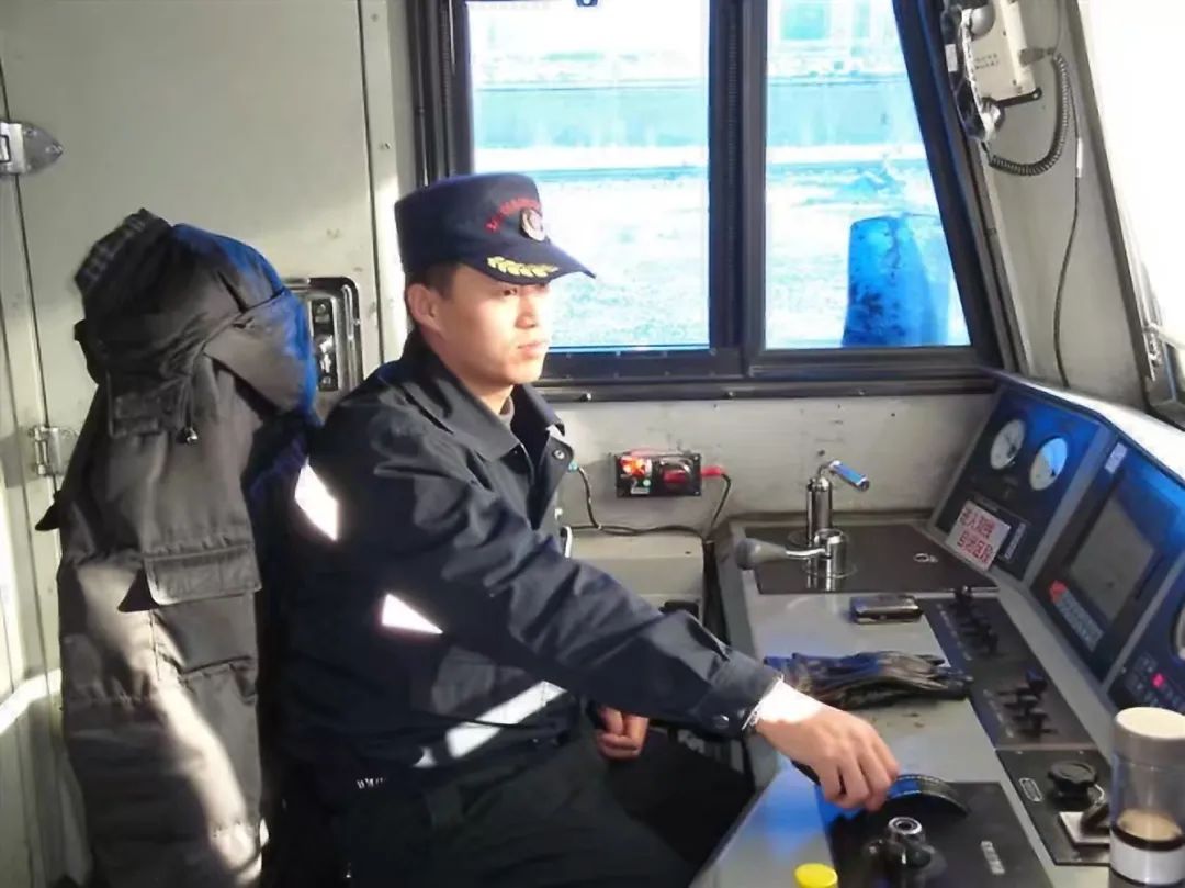 草原铁路 爱好特长也都和火车相关 今天小编就带你去看看 身怀绝技的