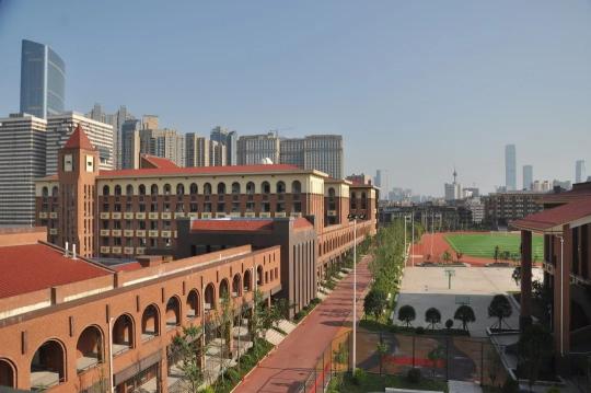 2018年6月,学校与雅礼中学深度融合,更名为"长沙市雅礼书院中学";2020