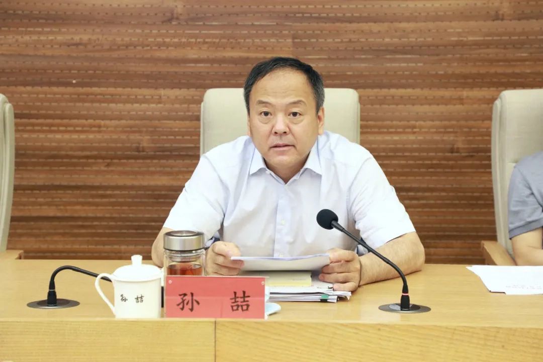 代守仑,郑大泉,刘兴东,梁野,刘兴阁,孙永文,智大勇,刘亚洲,王金力出席