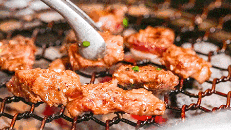 莫不是和三五好友整一顿夜宵 bbq,火锅,小龙虾,啤酒顺便整能在睡前