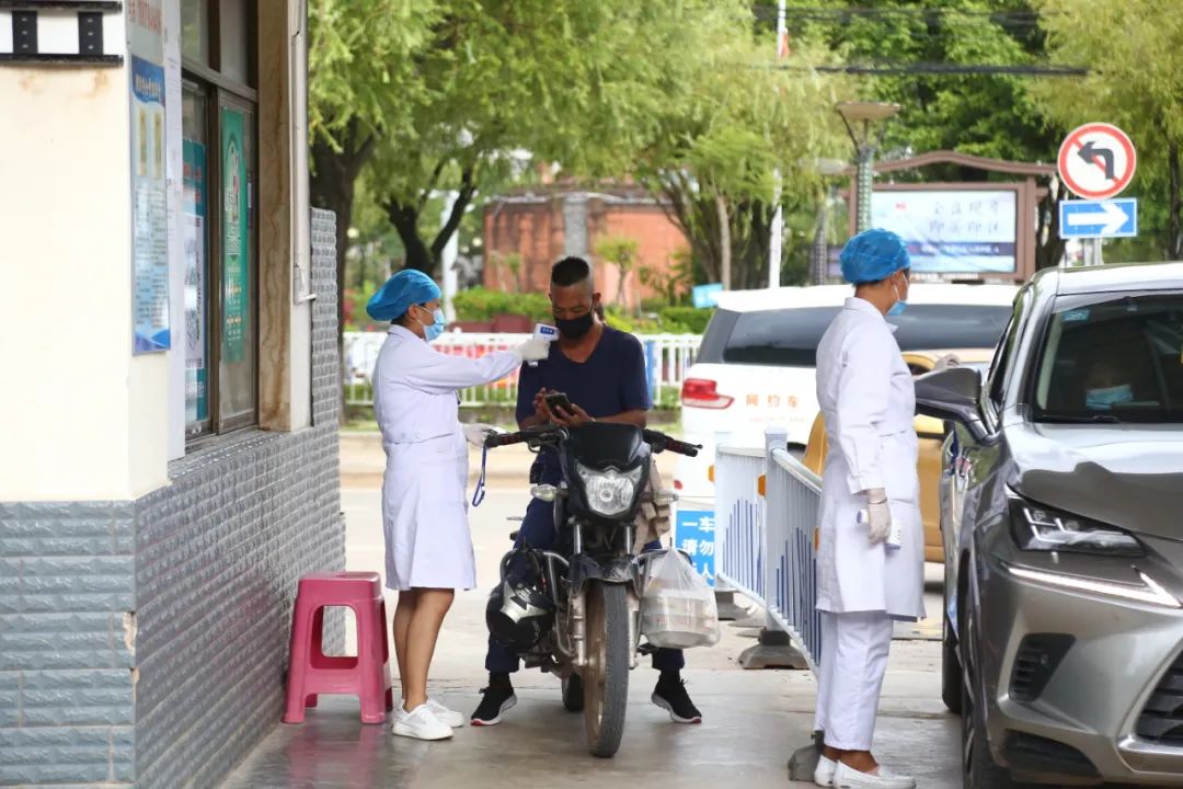 目前,县人民医院,县疾控中心核酸检测实验室正常运转,全县日单检能力