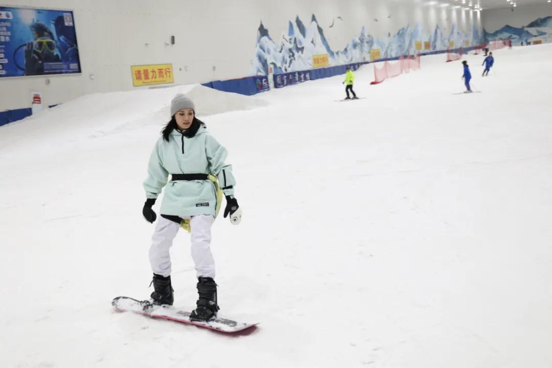 快乐过节这几天凭教师证可免费畅游际华园滑雪馆