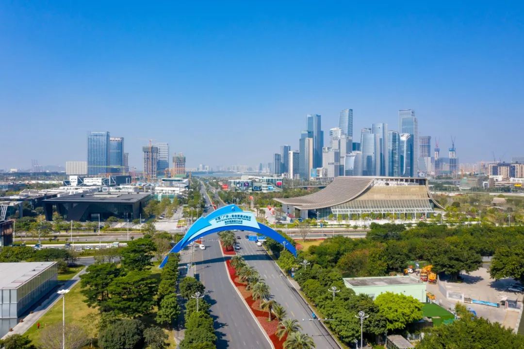 这"五区"一脉相承,充分凸显党中央对深圳,对前海的殷殷重托,关怀厚爱