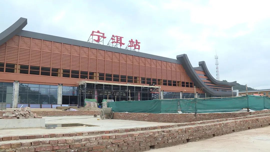 澎湃号>普洱发布> 玉磨铁路宁洱站位于宁洱哈尼族彝族自治县中心城区