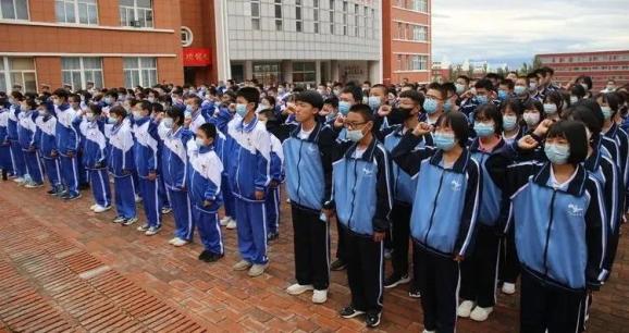 上好军训第一课开启中学新生活下花园中学举行2021级新生开学典礼暨