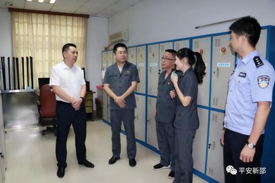 新邵县委常委政法委书记王智刚调研法院工作