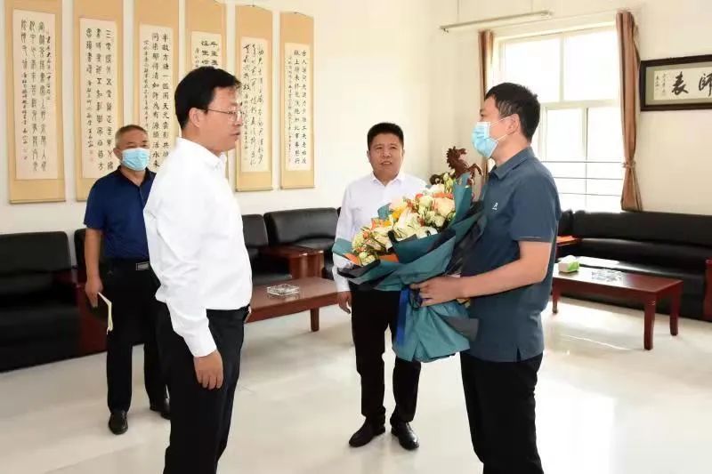 方志大名9月8日上午,县委副书记李勇在局领导马书强的陪同下到大名