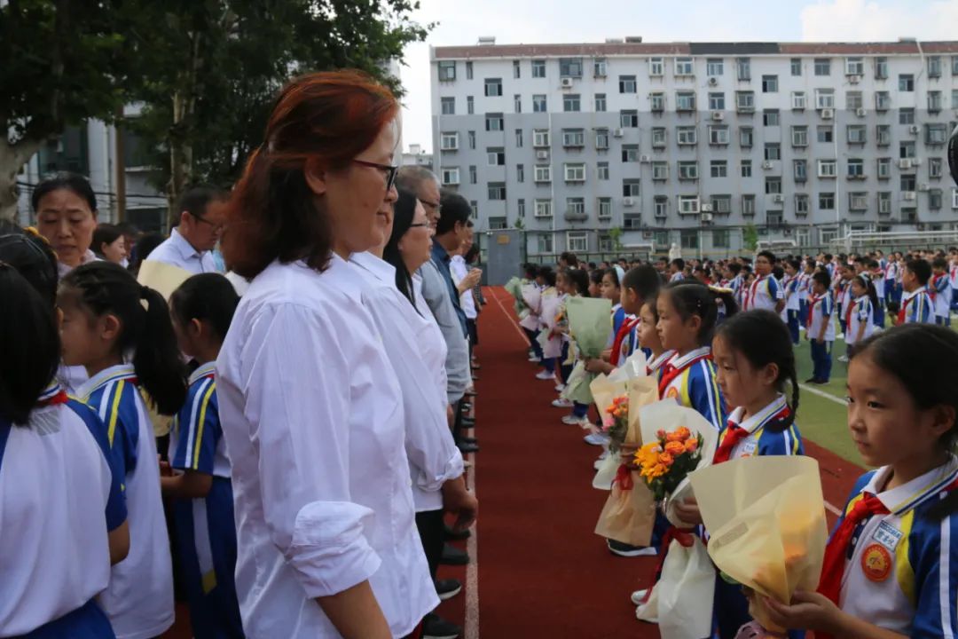 【致敬教师节】博山区中心路小学举行"岁月如歌 感念师恩"主题活动