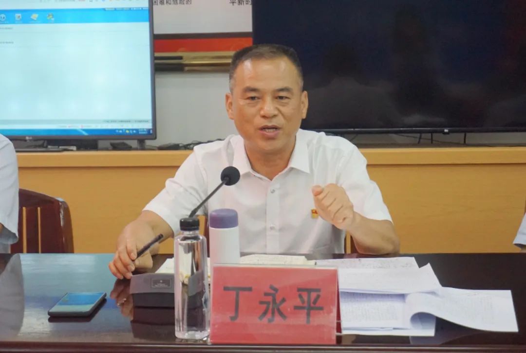 市司法局联合驻镇成员单位调研指导乡村振兴帮扶工作