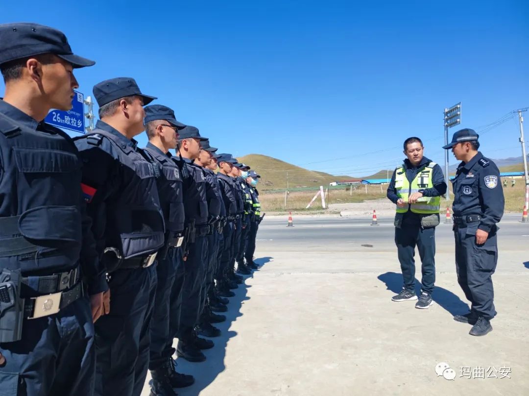 全警实战大练兵甘南州公安局教官团队到玛曲县公安局组织开展红蓝对抗