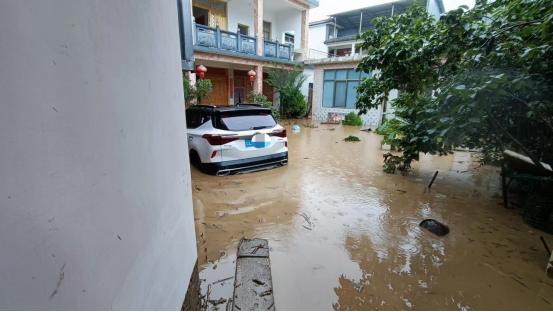 突发!强降雨致大理州洱源县发生泥石流