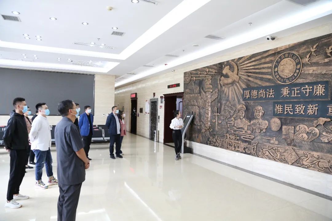 诉调对接中心,二审大法法庭,楼浮雕形象墙,三楼未成年人审判"圆桌法庭