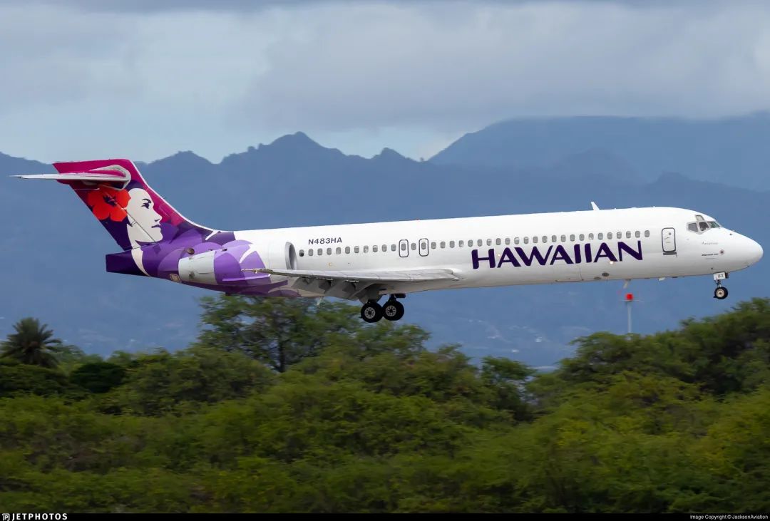 澎湃号>航空知识> 夏威夷航空在飞16架波音717,3架在停场状态面对可能