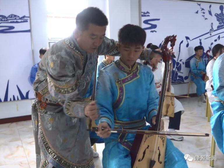 肇源县蒙古中学:突出特色教学 推进蒙汉族学生和谐进步