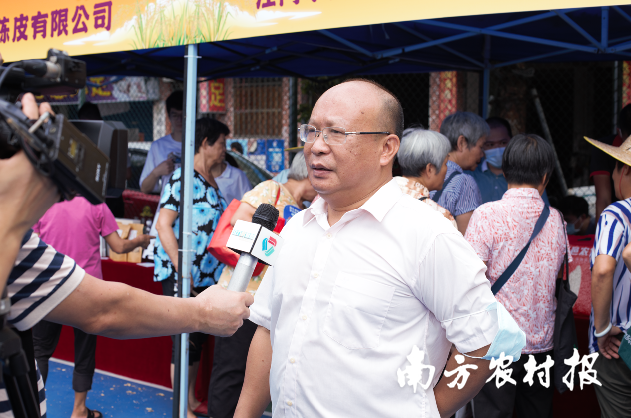 活动现场,江海区农业农村和水利局局长梁永光接受媒体采访,介绍江海区