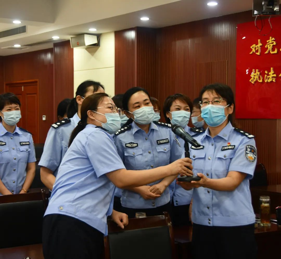 月圆中秋 情暖警营——济宁监狱举办2021中秋国庆狱内